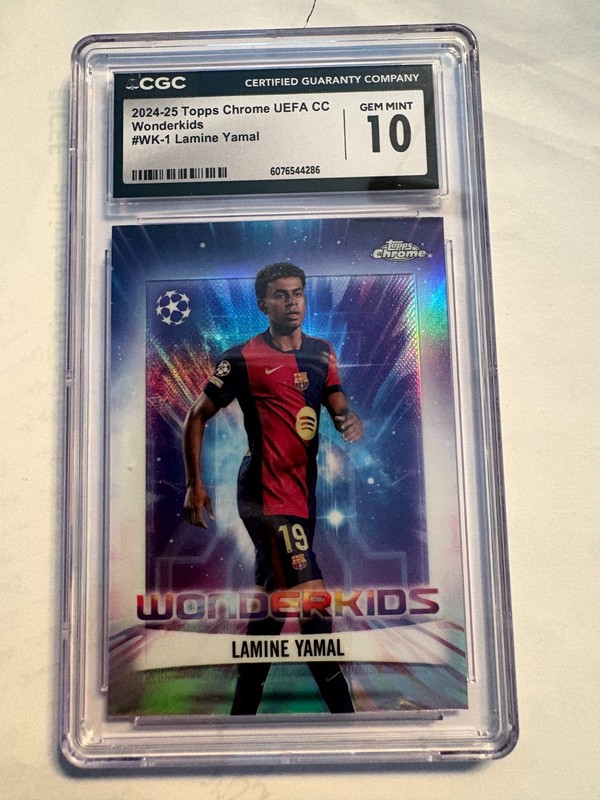 2024-25 Topps Chrome UEFA  Club Competitions - Wonderkids Lamine Yamal CGC 10