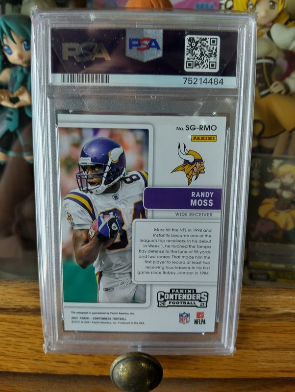 2021 Panini Contenders Randy Moss /25 Auto PSA 9 view 2