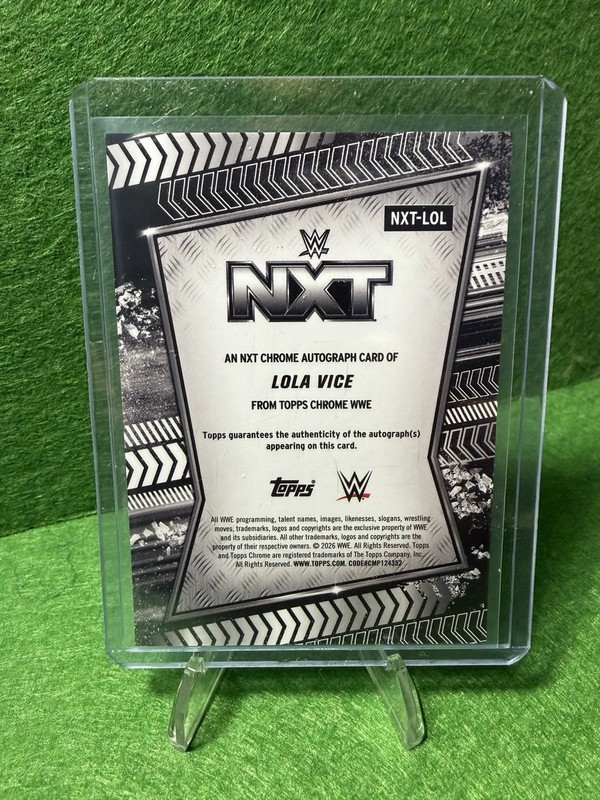 2026 Topps Chrome WWE Lola Vice NXT Chrome Auto #NXT-LOL view 2