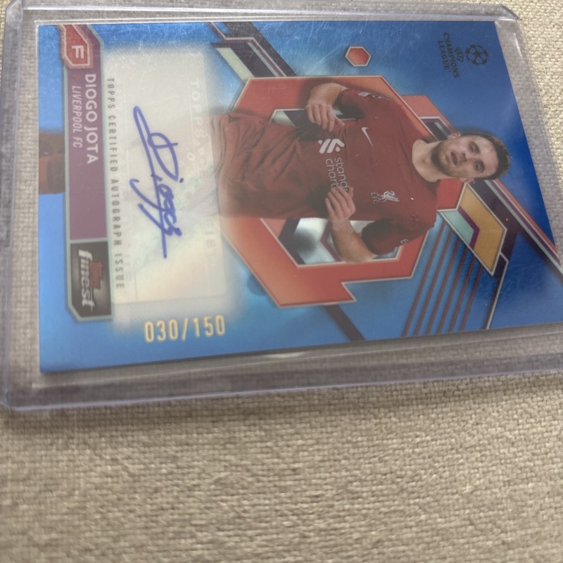 2022-23 Topps Finest UEFA Club Autographs Diogo Jota #A-DJ Blue Refractor /150  view 2