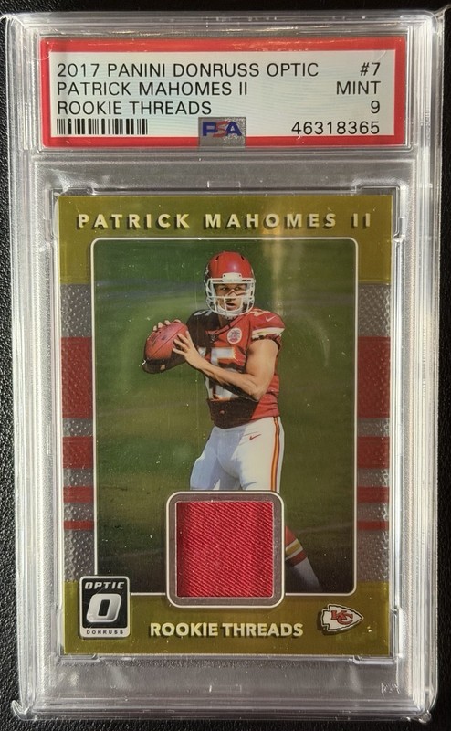 2017 Optic Patrick Mahomes Rookie Threads RC PSA 9