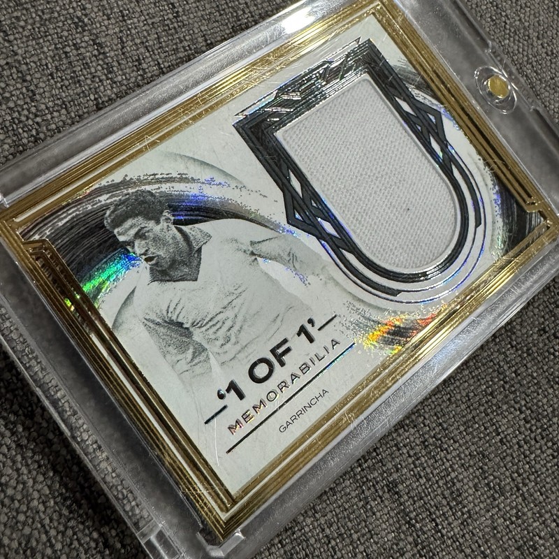 2024 Futera Unique Garrincha 1/1 Gold Plated Game-Used Jersey Card view 2