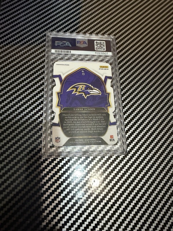 2022 Panini Select #73 Lamar Jackson Die-Cut Green/Yellow Prizm PSA 10 view 2