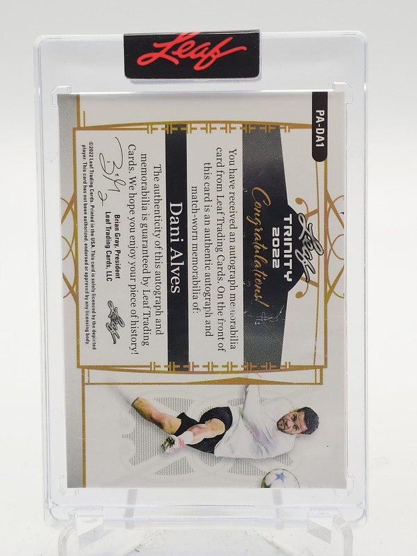 DANI ALVES 2022-23 LEAF TRINITY AUTO PATCH 4/8 #PA-DA1 MATCH WORN Q6785 view 2