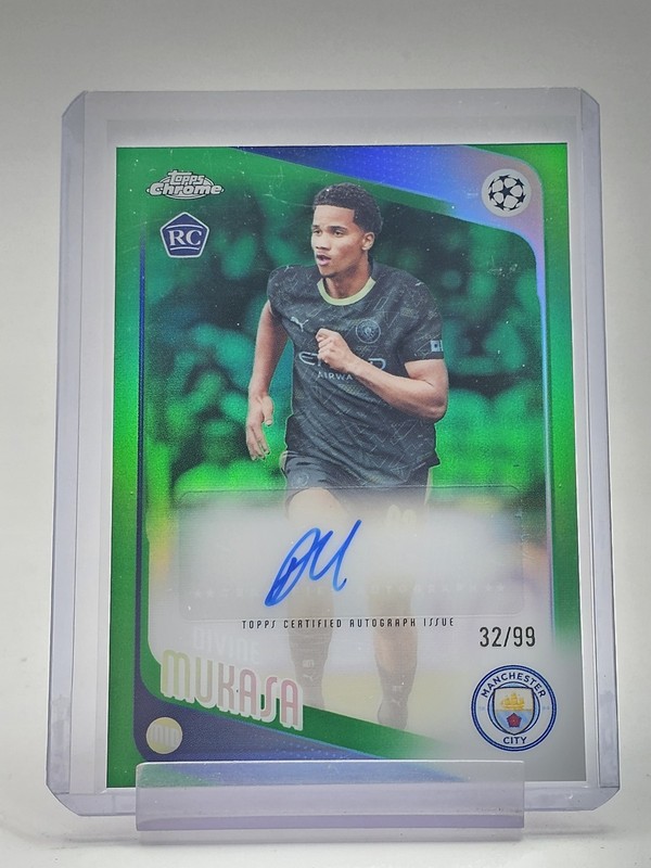 DIVINE MUKASA 2025-26 TOPPS CHROME UEFA GREEN REFRACTOR ROOKIE AUTO /99 Q5332