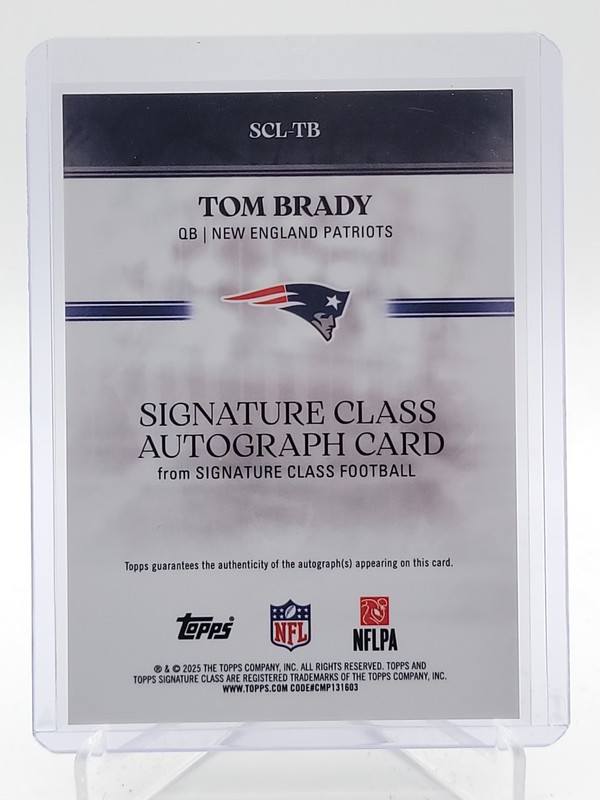 TOM BRADY 2025 TOPPS SIGNATURE CLASS ON CARD AUTO /10 REFRACTOR #SCL-TB SP Q5849 view 2