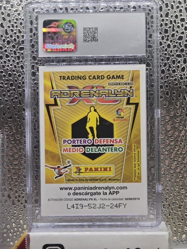 2018-19 Panini XL World Cup Card Invencible Messi Ronaldo Modric Neymar CGC 8.5 view 2