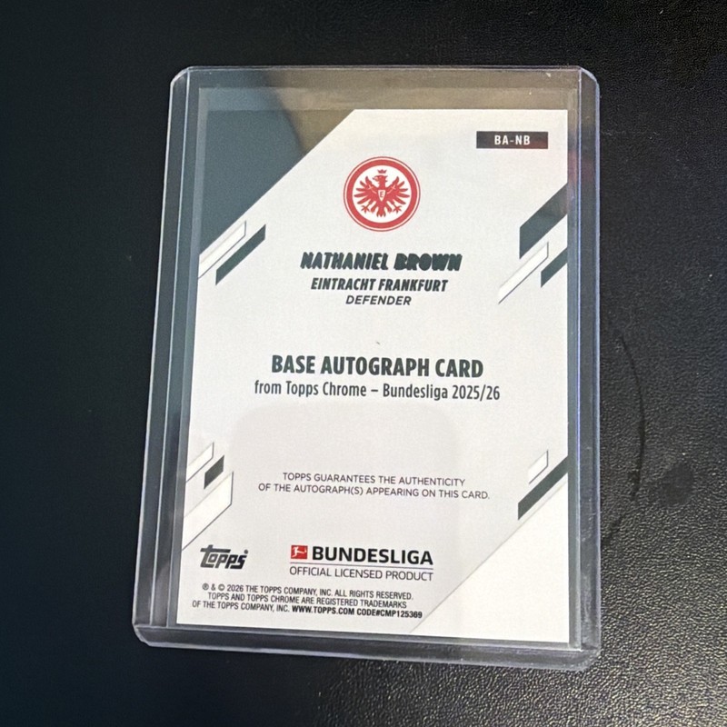 2025-26 Topps Chrome Nathaniel Brown Eintracht Frankfurt Auto Orange /25 view 2