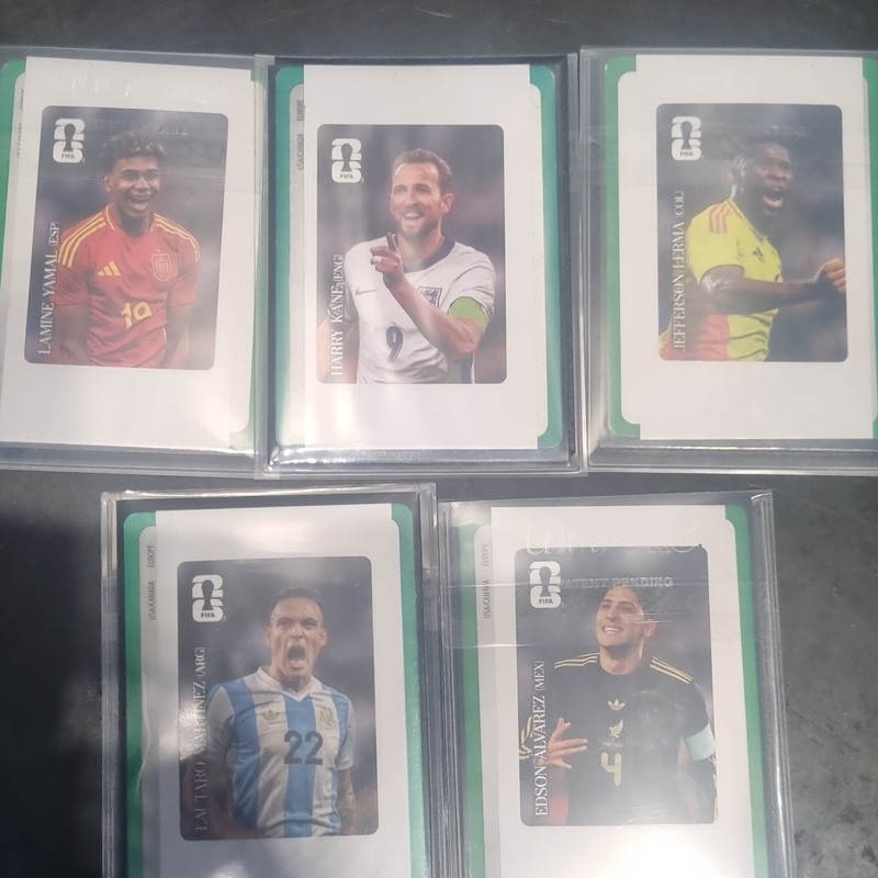 FIFA Soccer Trading Card Lot of 10 Standard Size - Yamal, Kane, Martinez + More