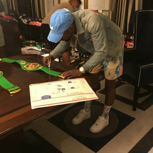 Floyd Mayweather PSA Authenticated Autographed 11X14 Photo vs Conor McGregor view 2