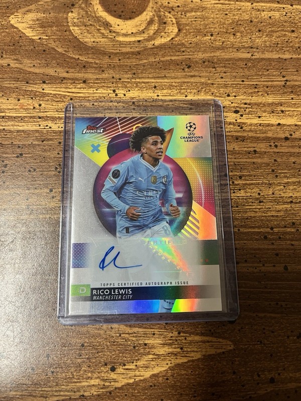 Topps Finest Rico Lewis AUTO Manchester City