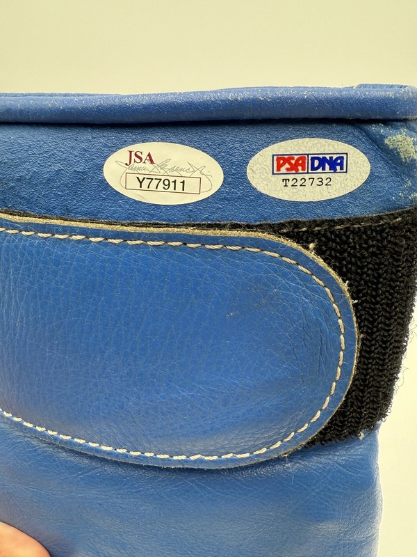 Manny Pacquiao Autograph Signed Used Training Gloves PSA and JSA Authenticated view 2