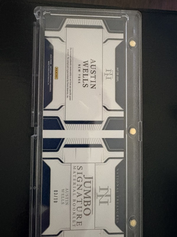 2025 National Treasures Austin Wells Jumbo Patch Auto Booklet /10 view 2