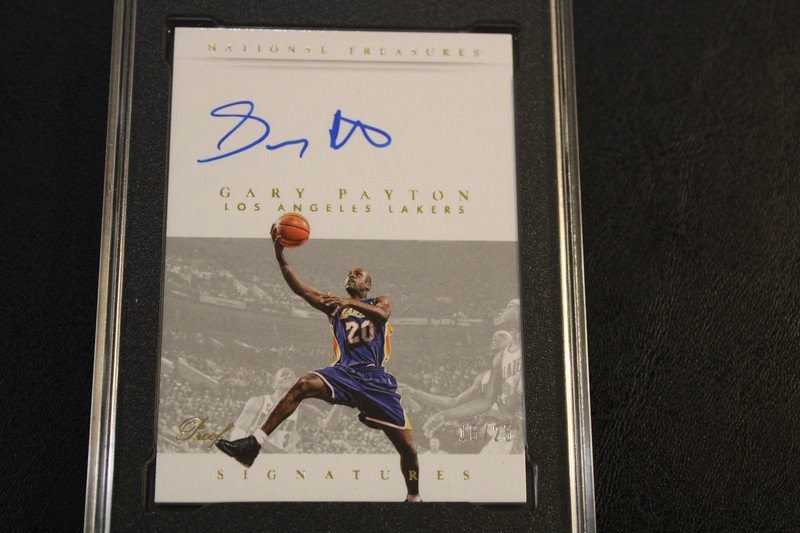 2014 Panini National Treasures - Auto - Gold - Gary Payton 16/25 -SGC MINT 9/10