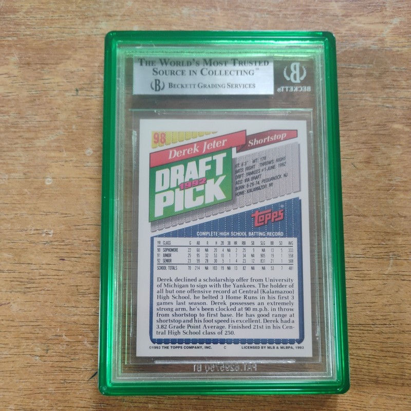 1993 Topps Derek Jeter #98 Gold (RC) BGS 9 Mint With Emerald Graded Guard view 2