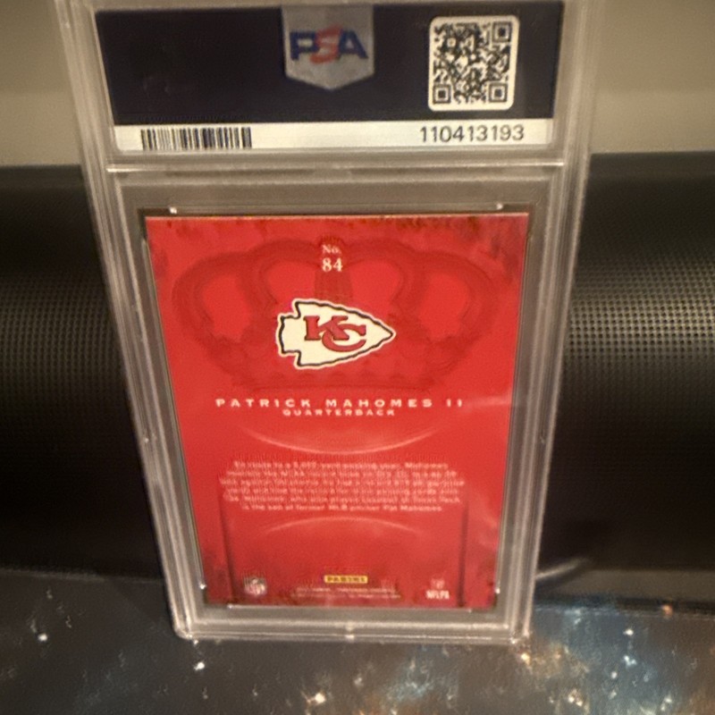 2017 Panini Preferred - Crown Royale Rookies Patrick Mahomes II #84 (RC) view 2