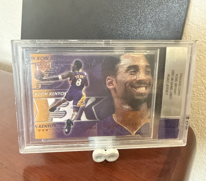 2007-08 Upper Deck Kobe Bryant Game Used Jersey Card Becket Encapsulated