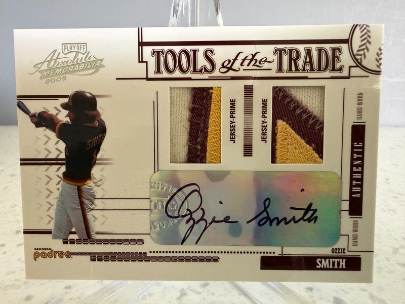 2005 Absolute Memorabilia 'TOTT' Red Dual Prime Patch/Auto Ozzie Smith TT-160 /5