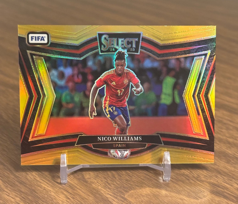 Nico Williams 2024 2024-25 Panini Select FIFA #227 Field Level Gold Prizm /10