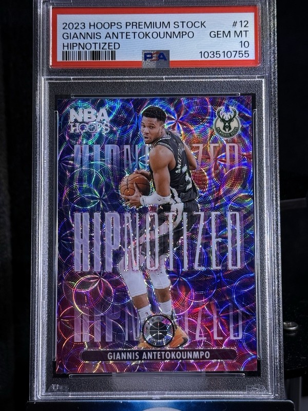 2023-24 HOOPS PREMIUM STOCK #12 HYPNOTIZED GIANNIS ANTETOKOUNMPO SSP! - PSA 10
