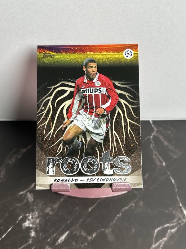Topps UEFA Club 2025-26 Ronaldo Roots RT-8 PSV Eindhoven 