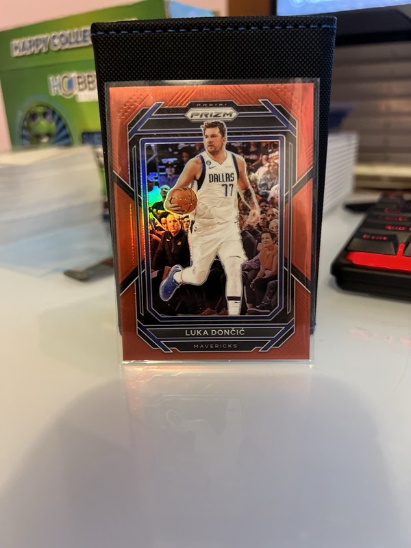 2022-23 Panini Prizm - Luka Dončić #196 Red Prizm /299