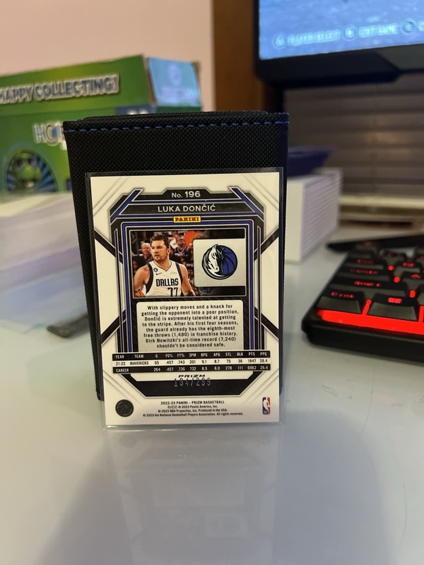 2022-23 Panini Prizm - Luka Dončić #196 Red Prizm /299 view 2