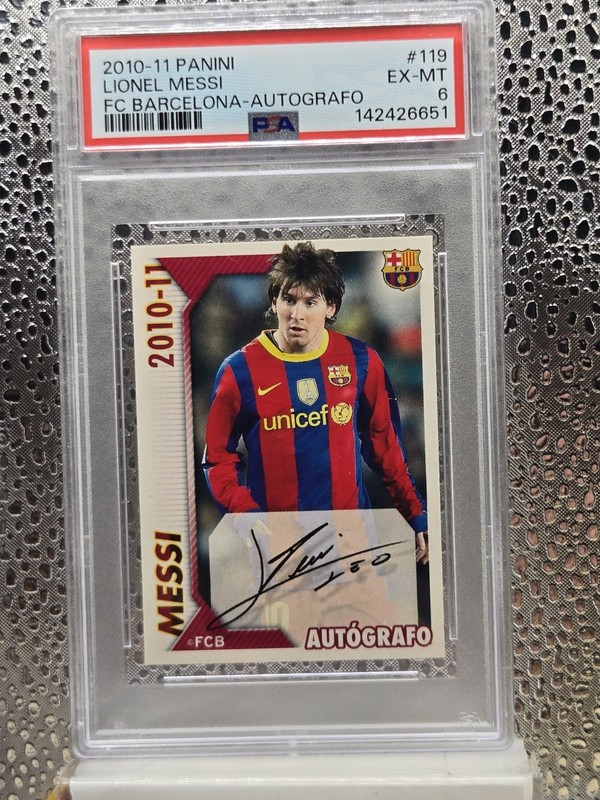 2010-11 PANINI FC BARCELONA AUTOGRAFO #119 LIONEL MESSI PSA 6 GOAT 