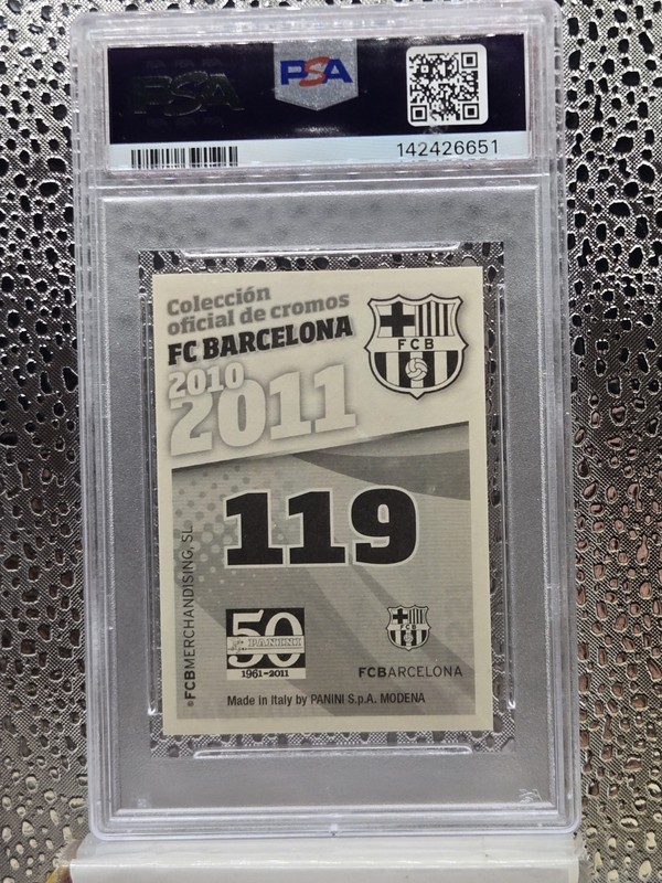 2010-11 PANINI FC BARCELONA AUTOGRAFO #119 LIONEL MESSI PSA 6 GOAT  view 2
