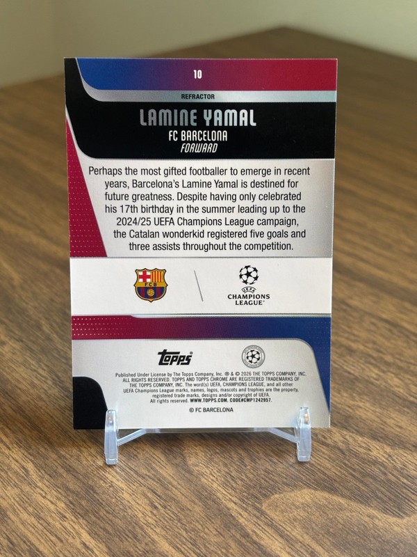 Lamine Yamal 2025 2025-26 Topps Chrome UEFA UCC #10 Silver Refractor view 2