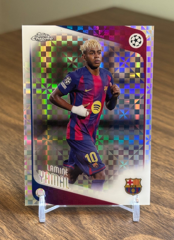 Lamine Yamal 2025 2025-26 Topps Chrome UEFA UCC #10 X-Fractor Refractor