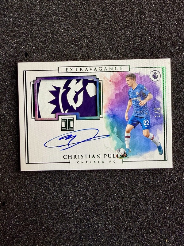 2019-20 Impeccable Extravagance Christian Pulisic Match Worn Logo Patch Auto /5