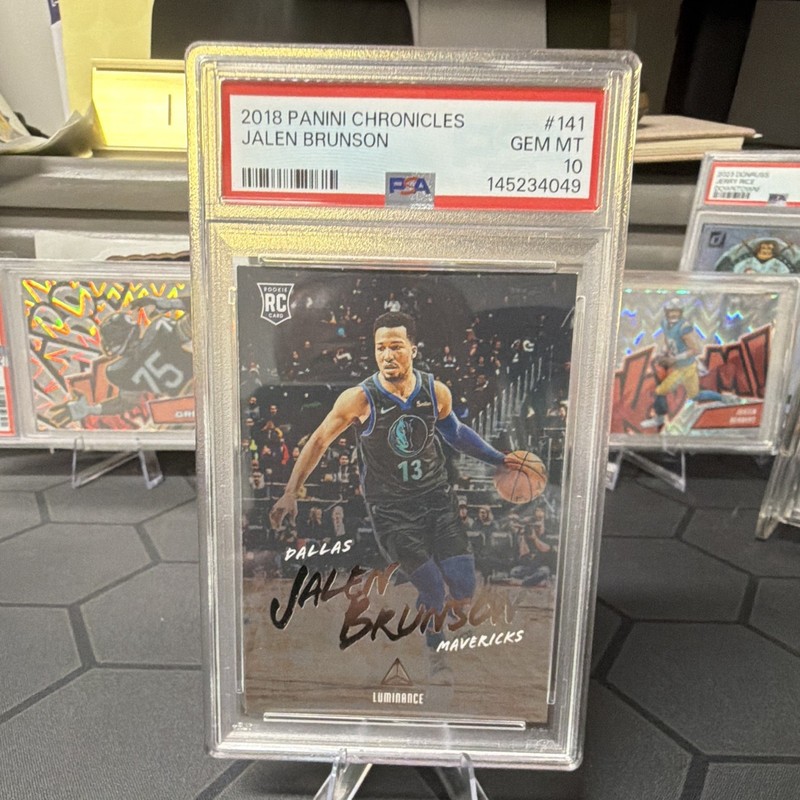 Panini 2018-19 Chronicles Luminance Jalen Brunson Mavericks #141 RC PSA 10