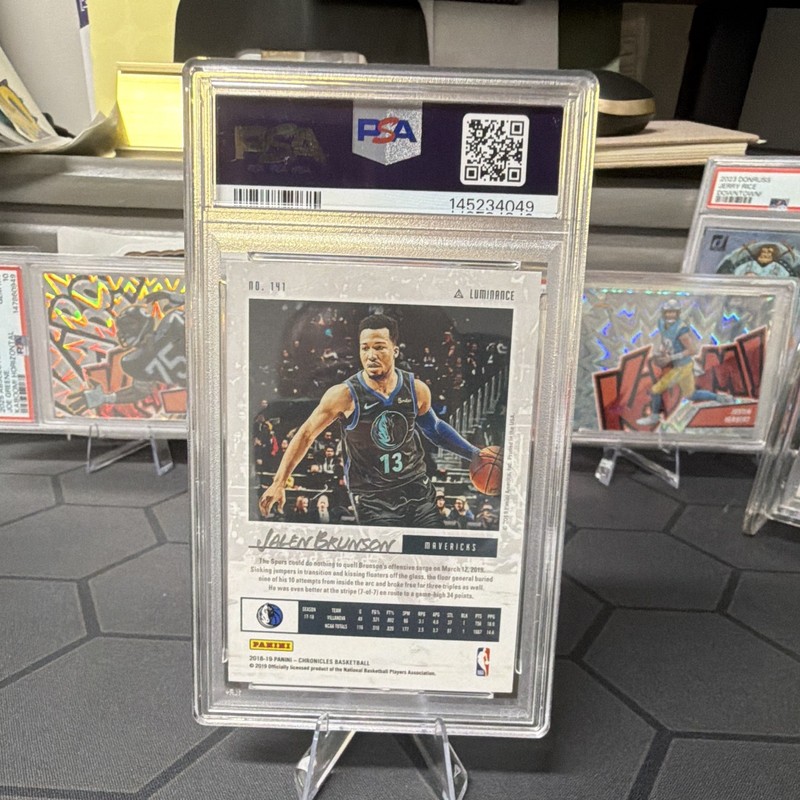 Panini 2018-19 Chronicles Luminance Jalen Brunson Mavericks #141 RC PSA 10 view 2