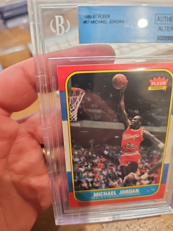 1986 MICHAEL JORDAN FLEER ROOKIE CARD #57 CHICAGO BULLS HOF ICONIC RC BECKETT view 2