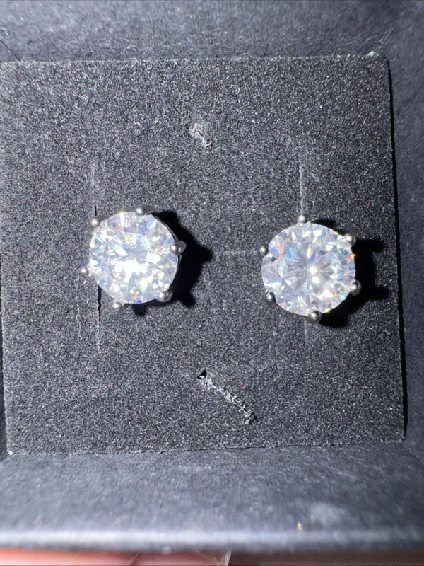 1:1 Moissanite earings 2.0 carat with Certificate and with Gra Grading view 2
