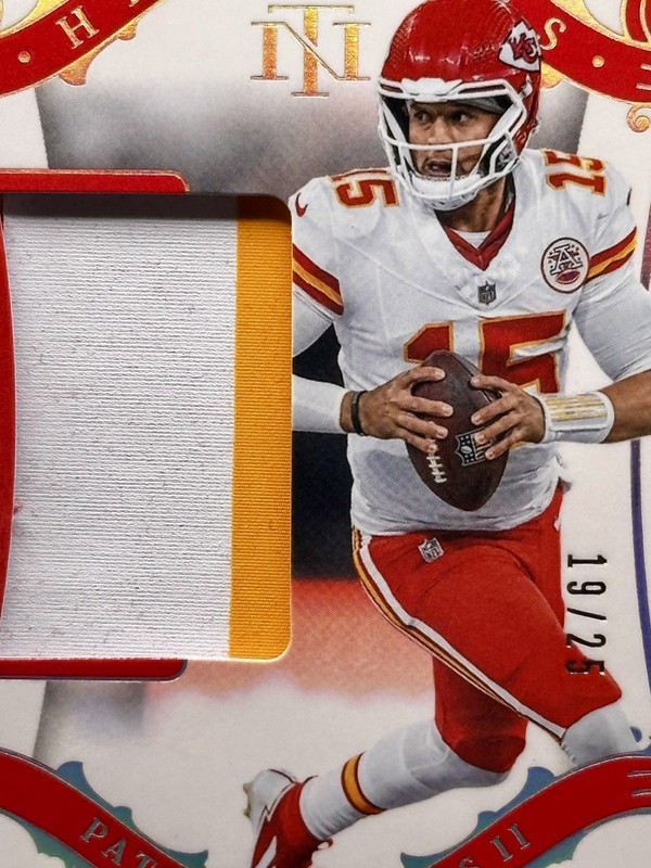 2025 National Treasures Patrick Mahomes II Heirlooms Holo Silver, SSP/25πππ view 2
