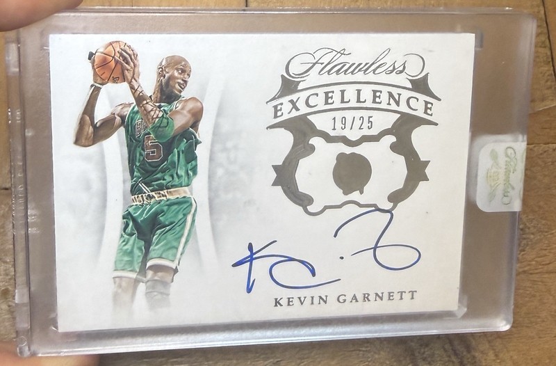2018-19 Panini Flawless Kevin Garnett Excellence Auto /25 💎 Sealed