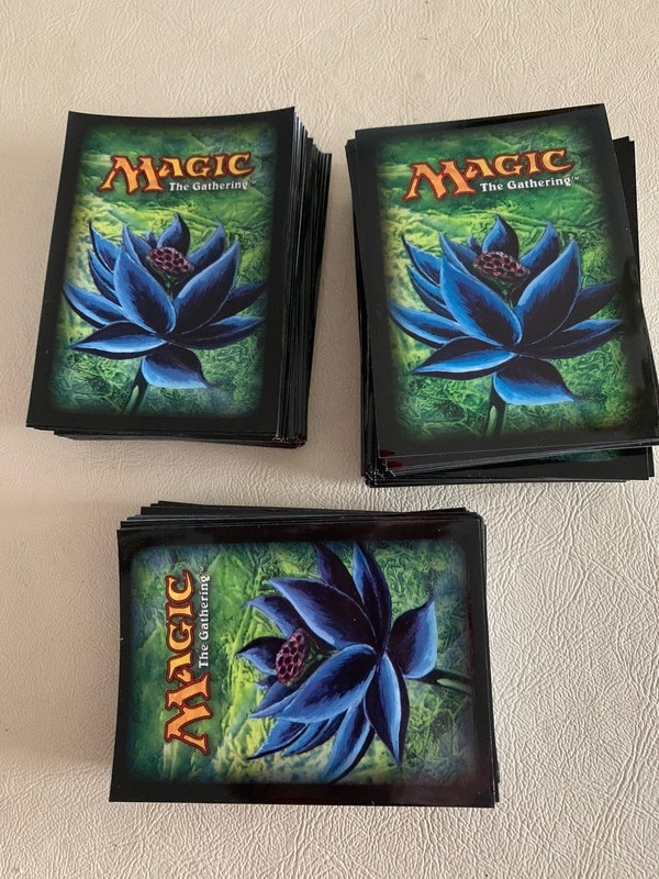 MTG BLACK LOTUS SLEEVES - 178 COUNT.  NEW AND VERY LIGHTLY PLAYED.
