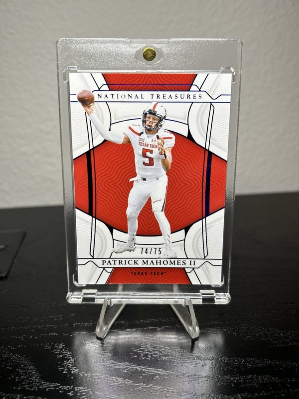 2022 Panini National Treasures Collegiate - Patrick Mahomes II #31 Blue /75