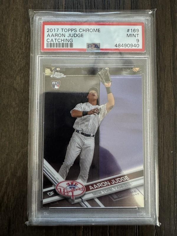 Topps 2017 Chrome Aaron Judge Catching #169 Rookie PSA 9 New York Yankees