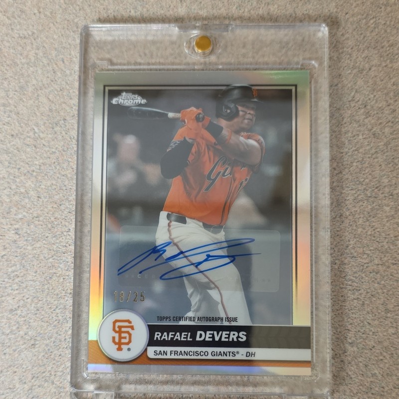 2026 Topps Chrome Gold Auto #42 Rafael Devers Giants Baseball Card 18/25