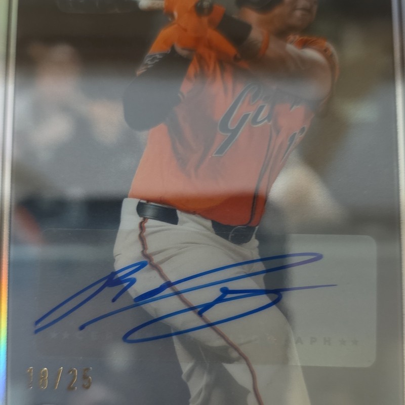 2026 Topps Chrome Gold Auto #42 Rafael Devers Giants Baseball Card 18/25 view 2