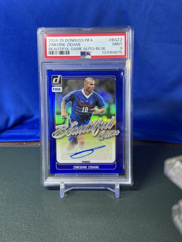 2024-25 Panini Donruss FIFA ZINEDINE ZIDANE Beautiful Game Auto Blue /10 PSA 9