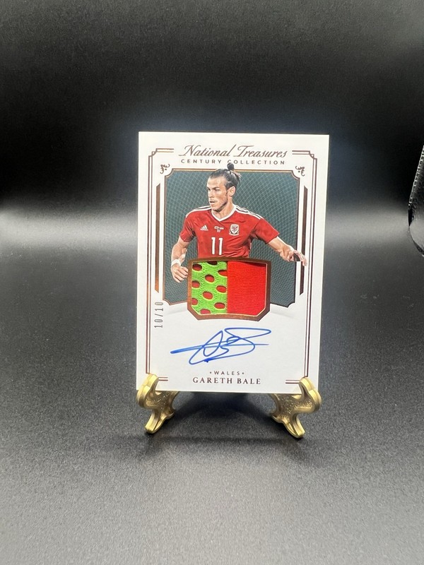 2018 National Treasures Soccer OnCard Game Worn Patch Auto /10 Gareth Bale Wales