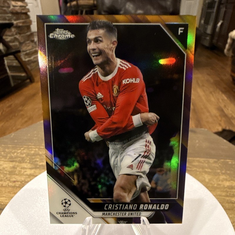 2021-22 Topps Chrome UCL Cristiano Ronaldo #10 Purple Gold Starball