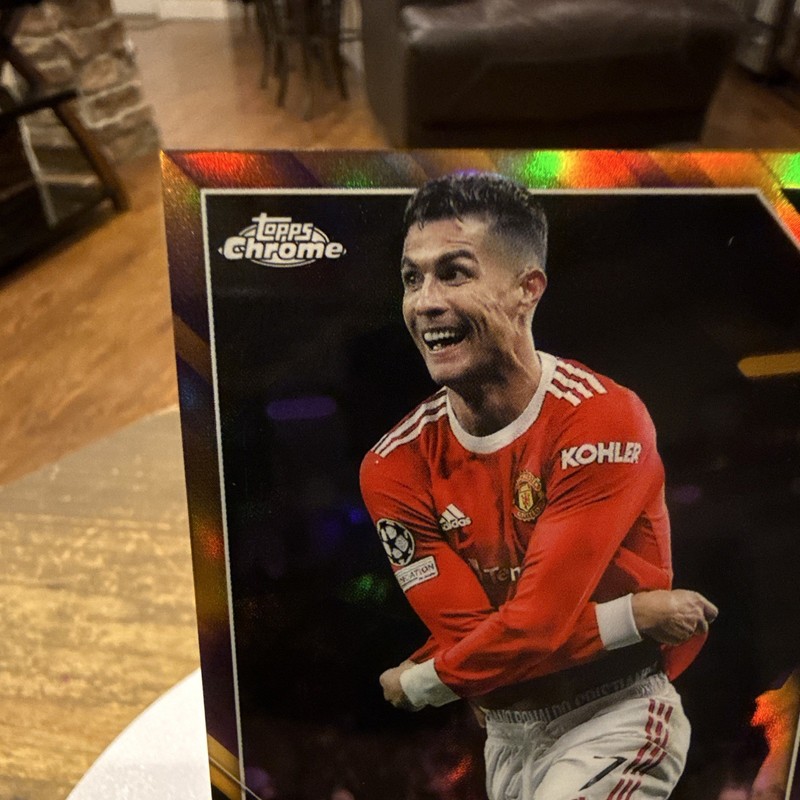 2021-22 Topps Chrome UCL Cristiano Ronaldo #10 Purple Gold Starball view 2