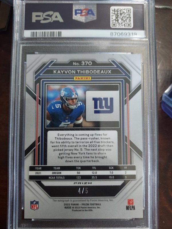 Kayvon Thibodeaux 2022 Prizm Football Auto 370 Rookie Gold Vinyl Prizm 4/5 PSA 9 view 2