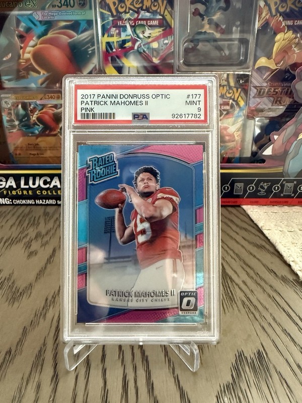 2017 Panini Donruss Optic Patrick Mahomes II Pink Rated Rookie #177 PSA 9