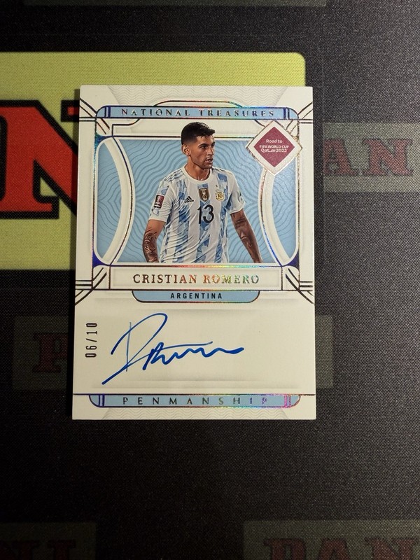 2022 Panini National Treasures Argentina Cristian Romero Auto On Card Gold /10